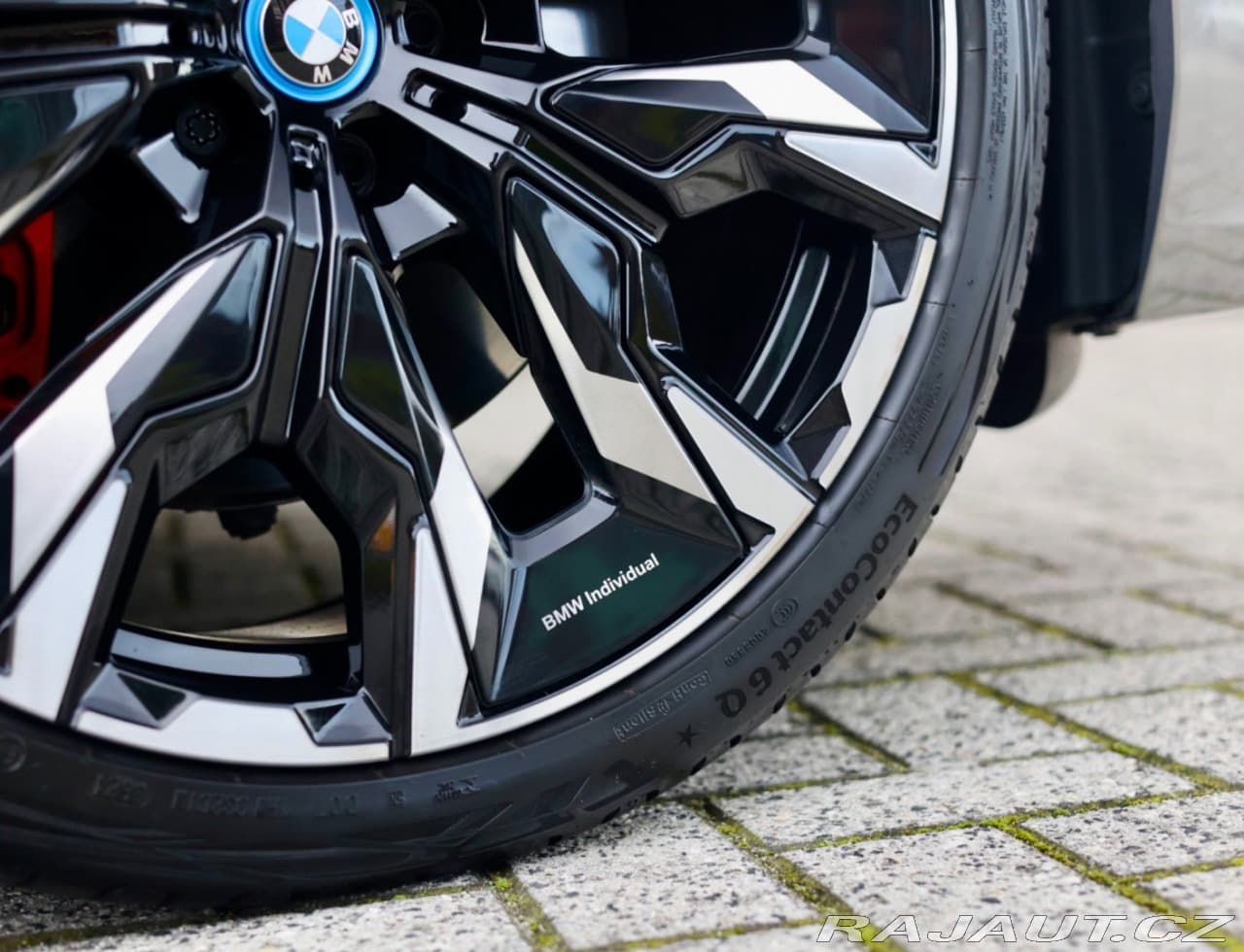 2025 BMW 5-Series - 14