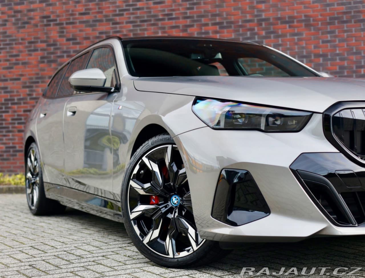 2025 BMW 5-Series - 16