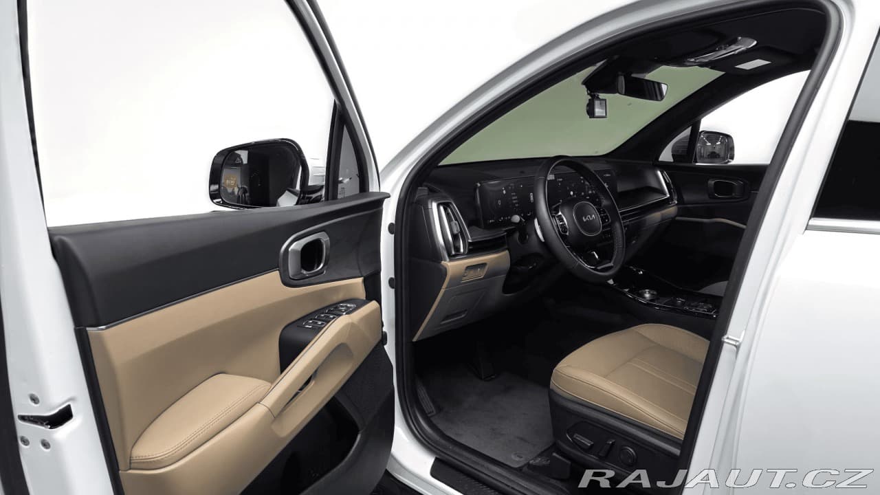 2025 Kia Sorento - 12