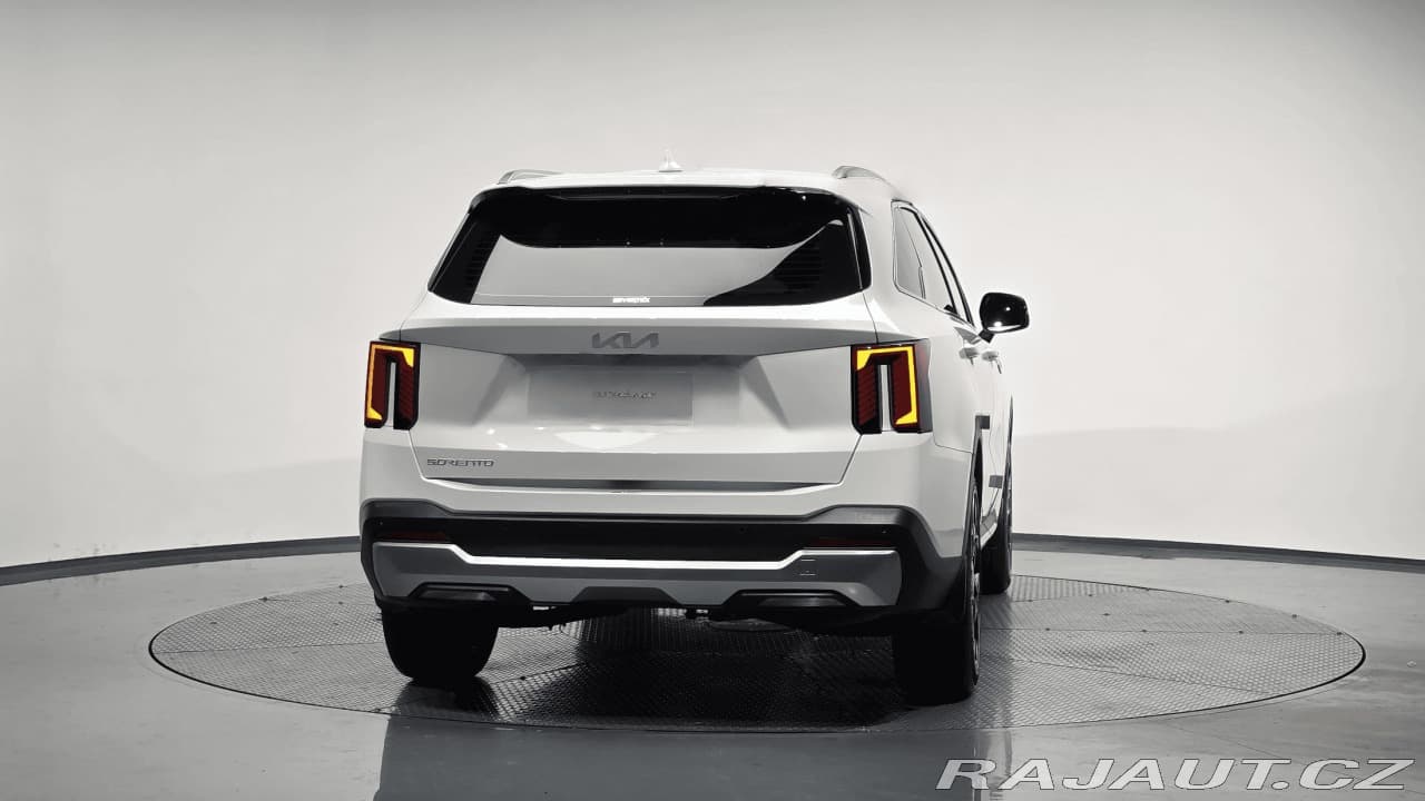 2025 Kia Sorento - 4