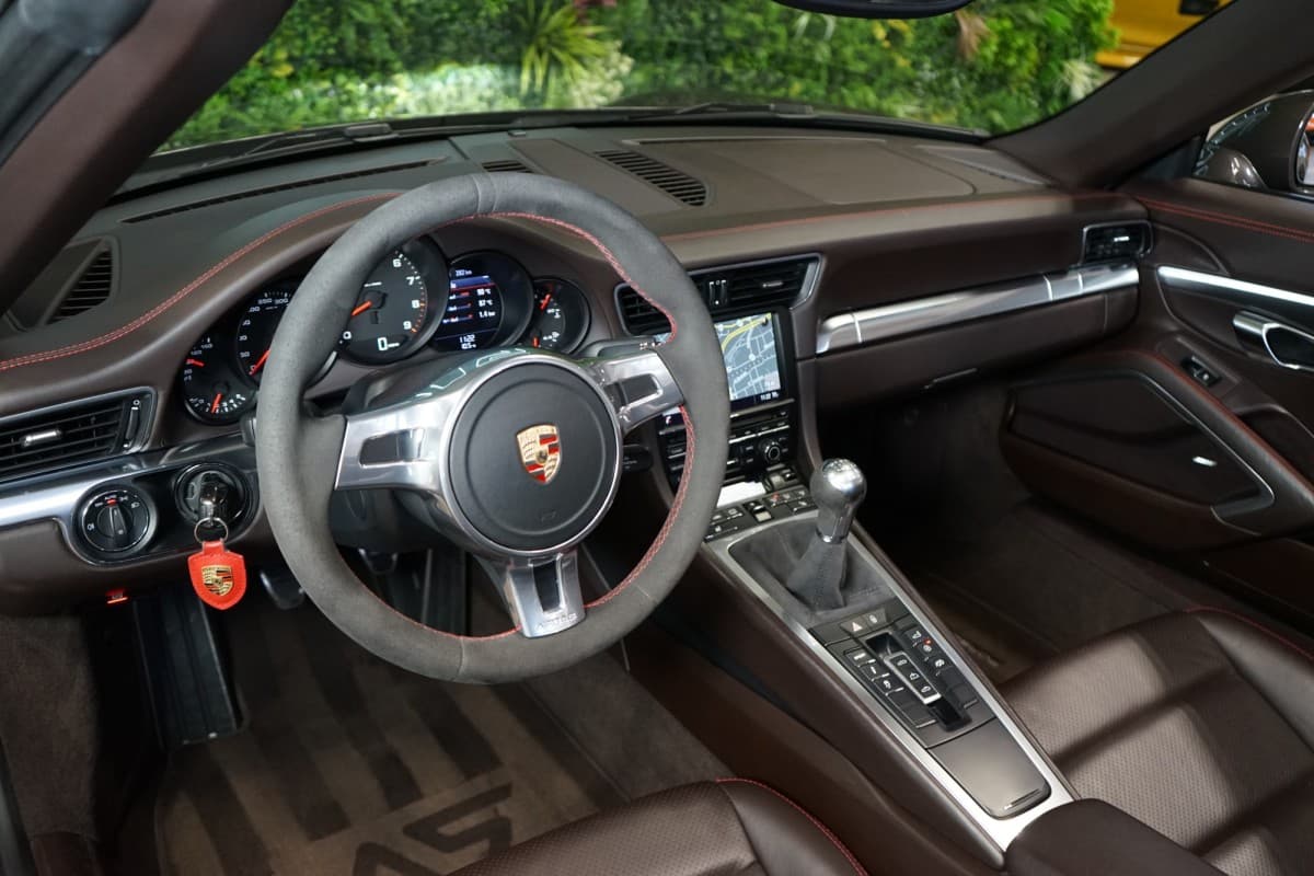 2013 Porsche 911 - 11
