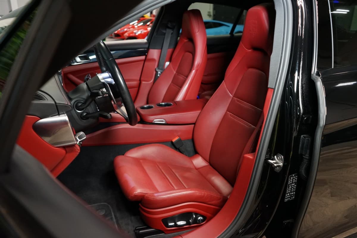 2017 Porsche Panamera - 11