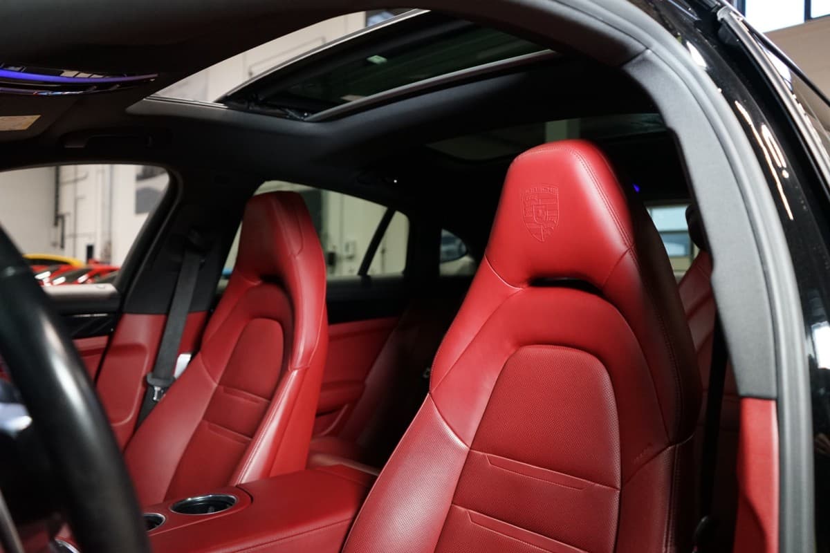 2017 Porsche Panamera - 12