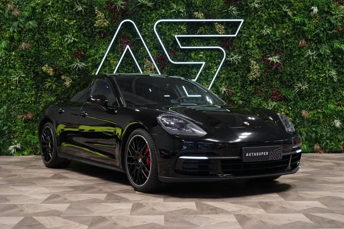 2017 Porsche Panamera - 3