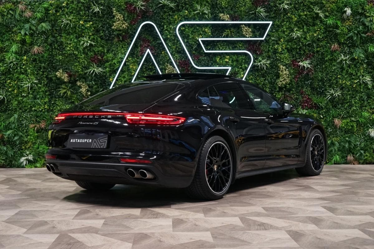 2017 Porsche Panamera - 5