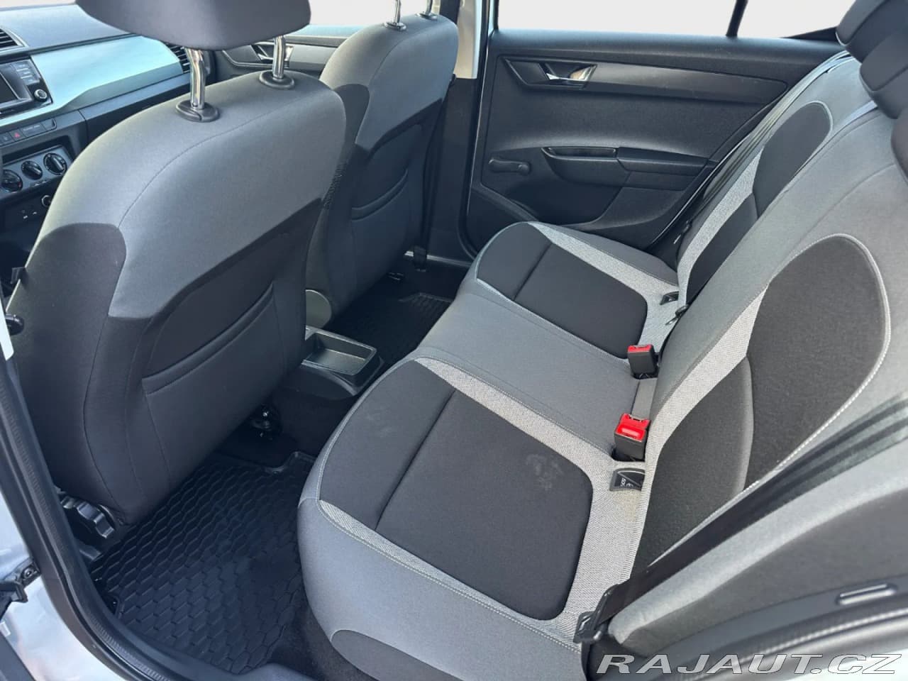 2015 Škoda Fabia - 9