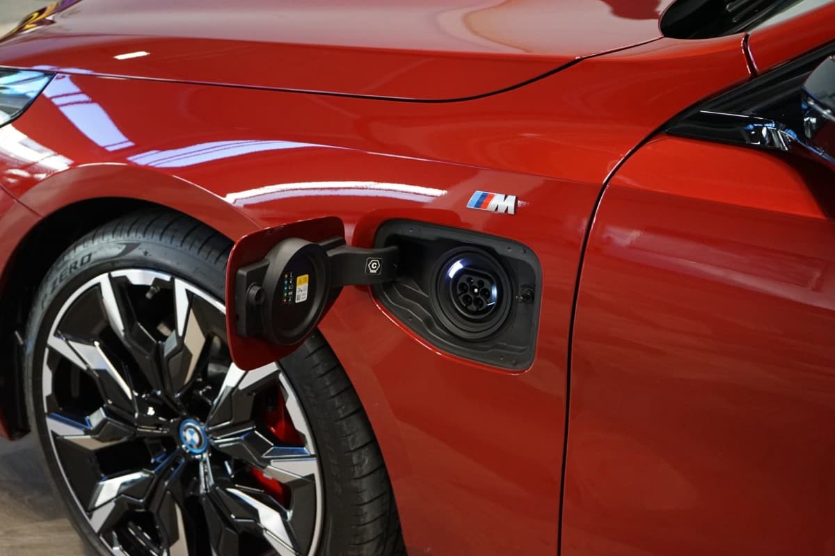 2024 BMW 5-Series - 10