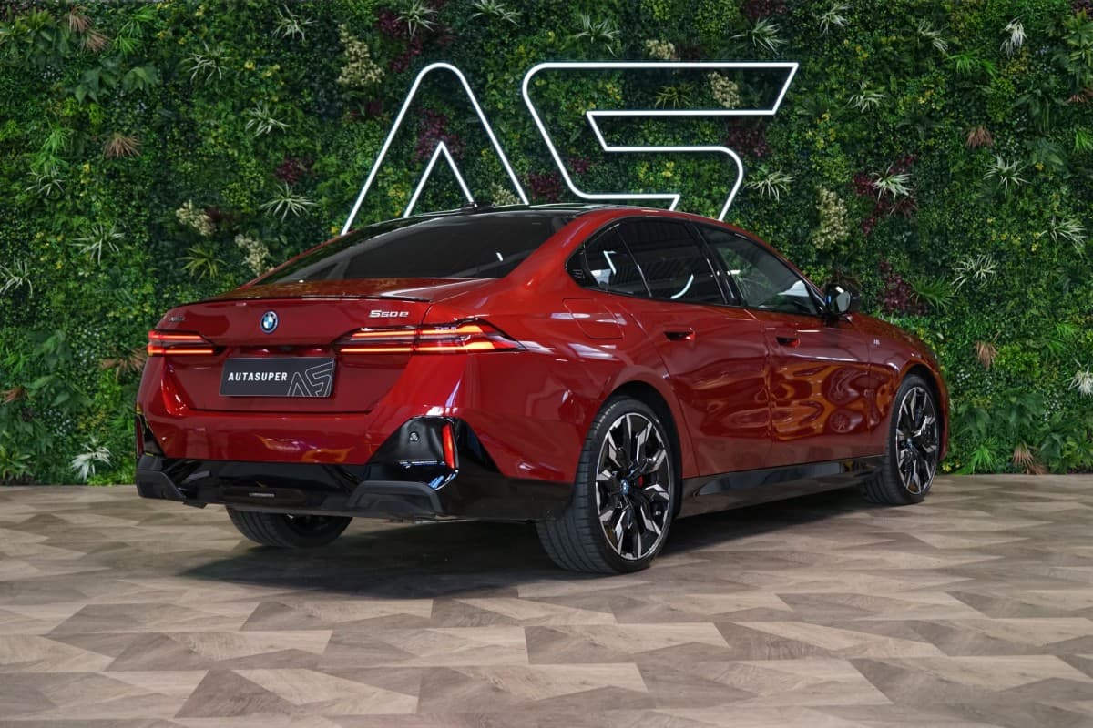 2024 BMW 5-Series - 5