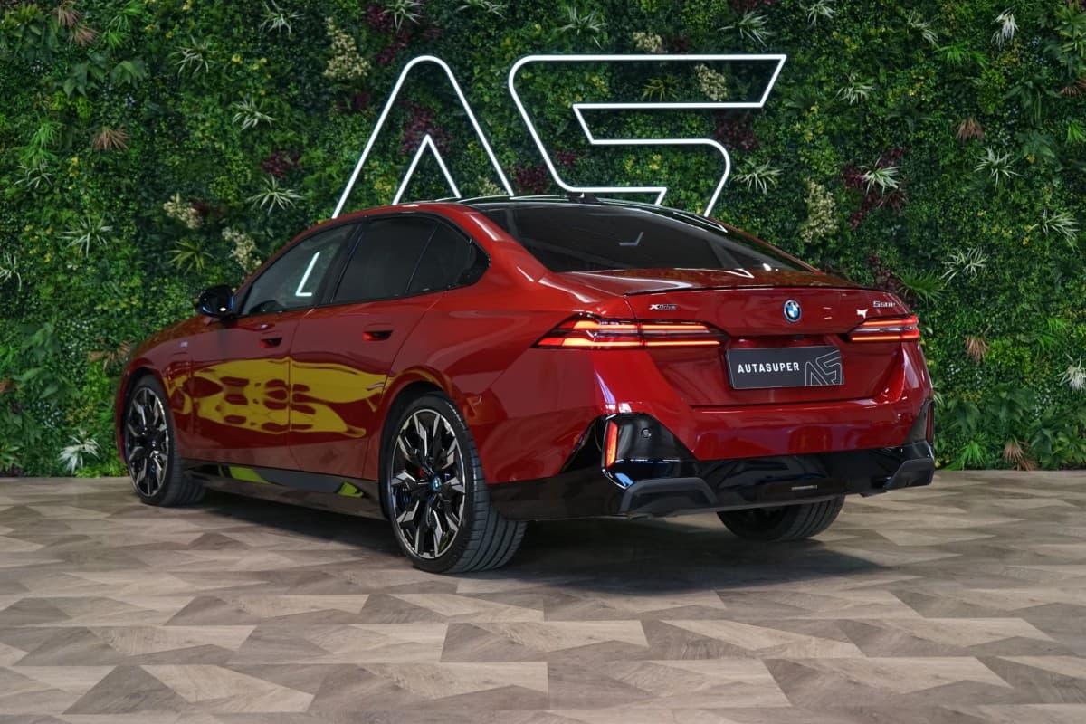 2024 BMW 5-Series - 7