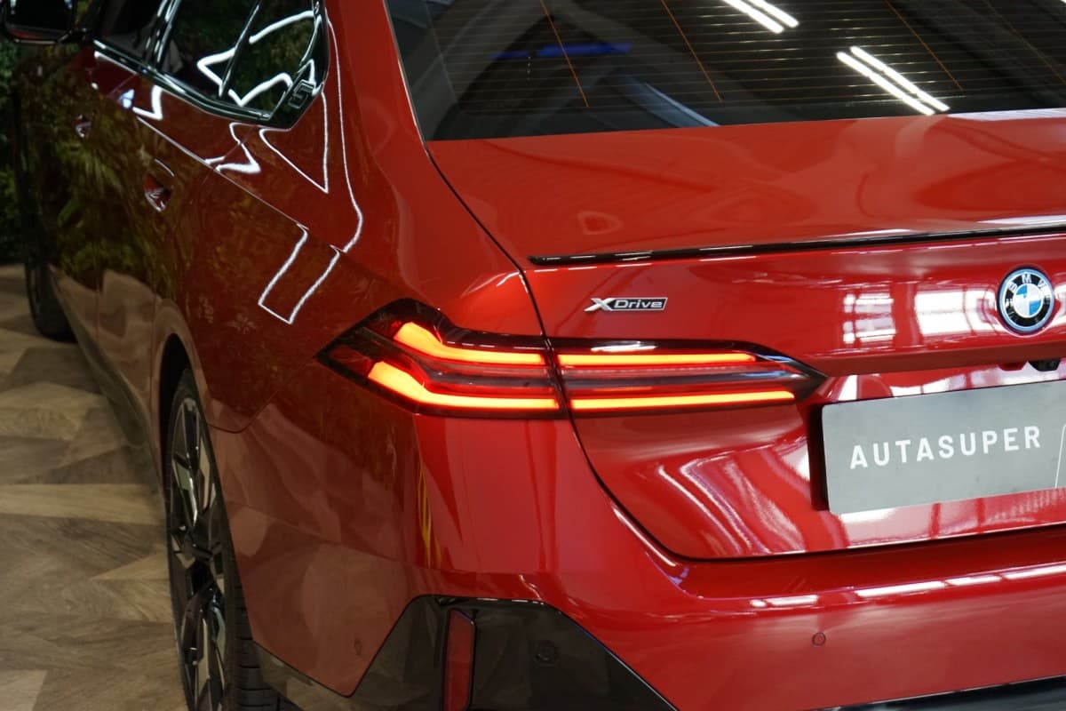 2024 BMW 5-Series - 8