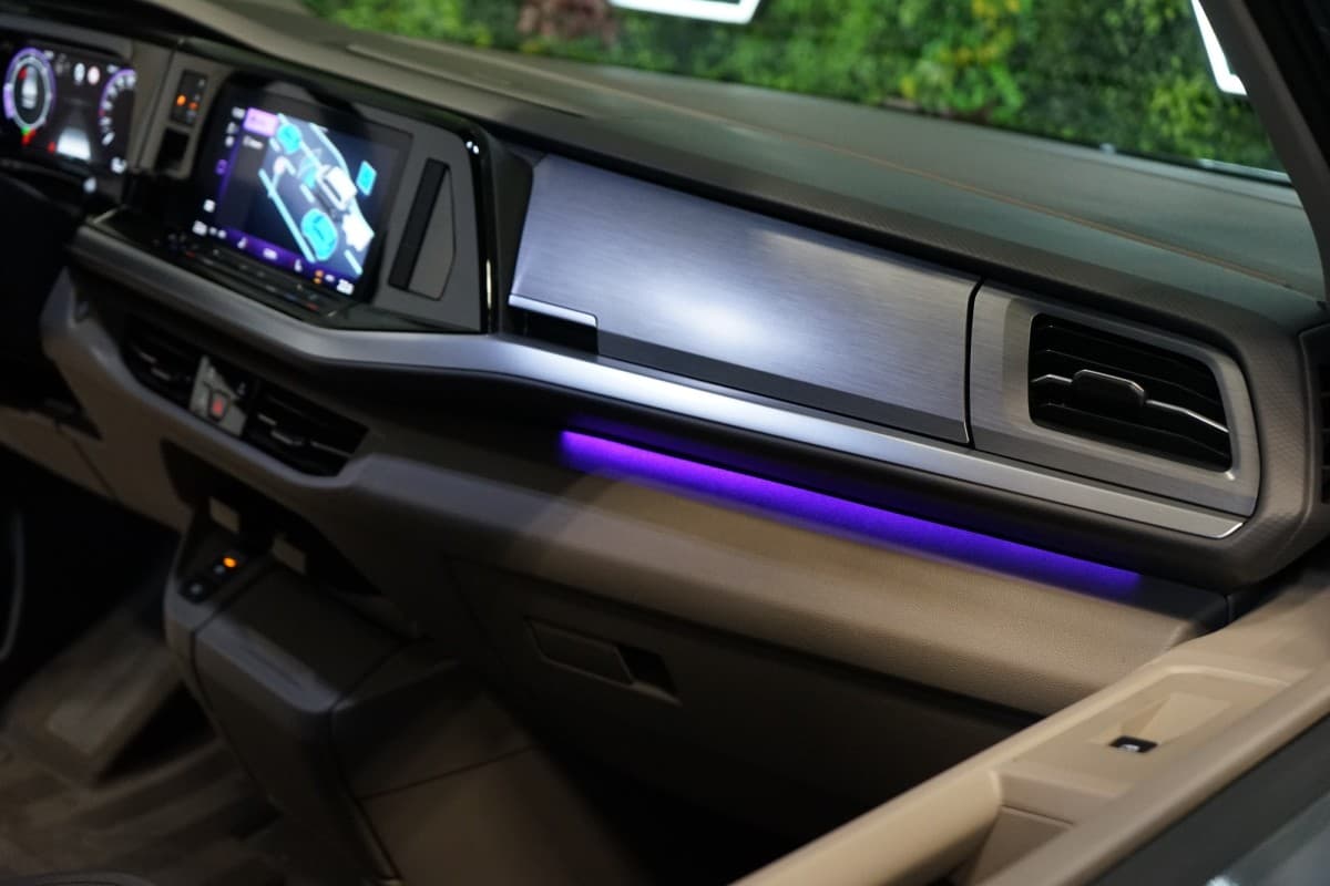 2025 Volkswagen Multivan - 17