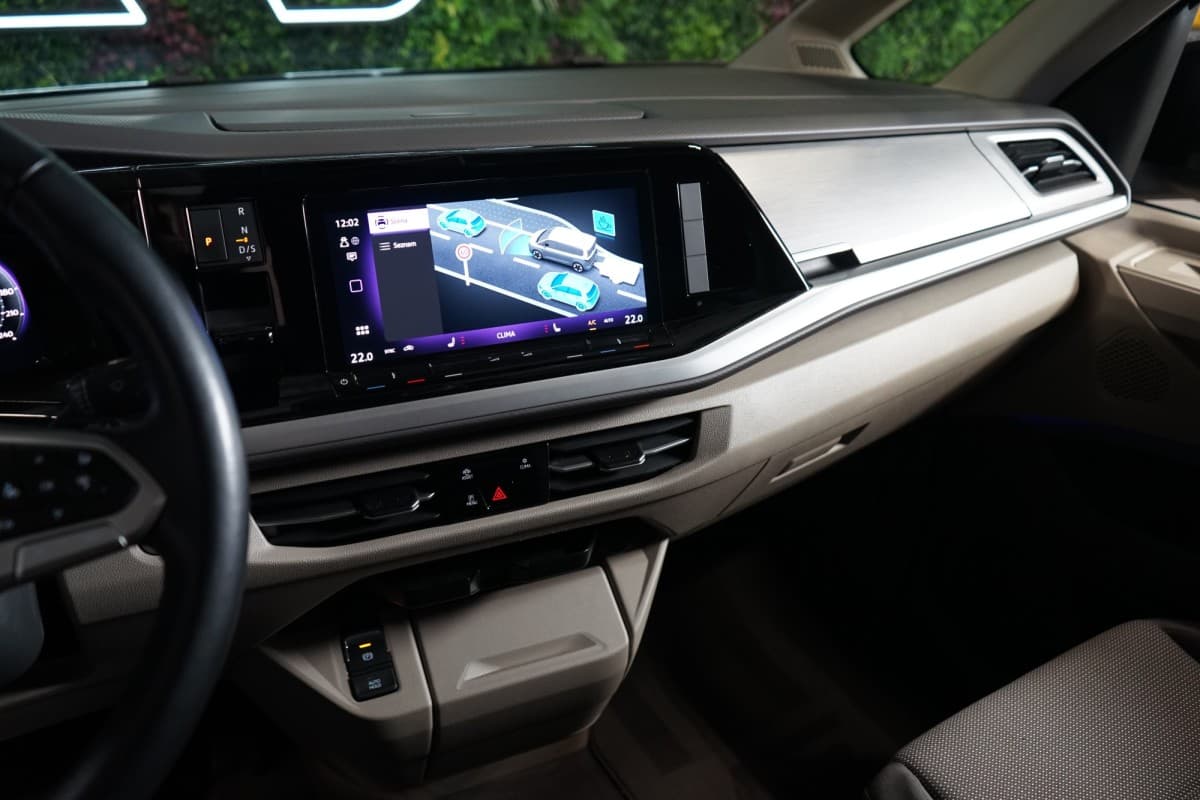 2025 Volkswagen Multivan - 18