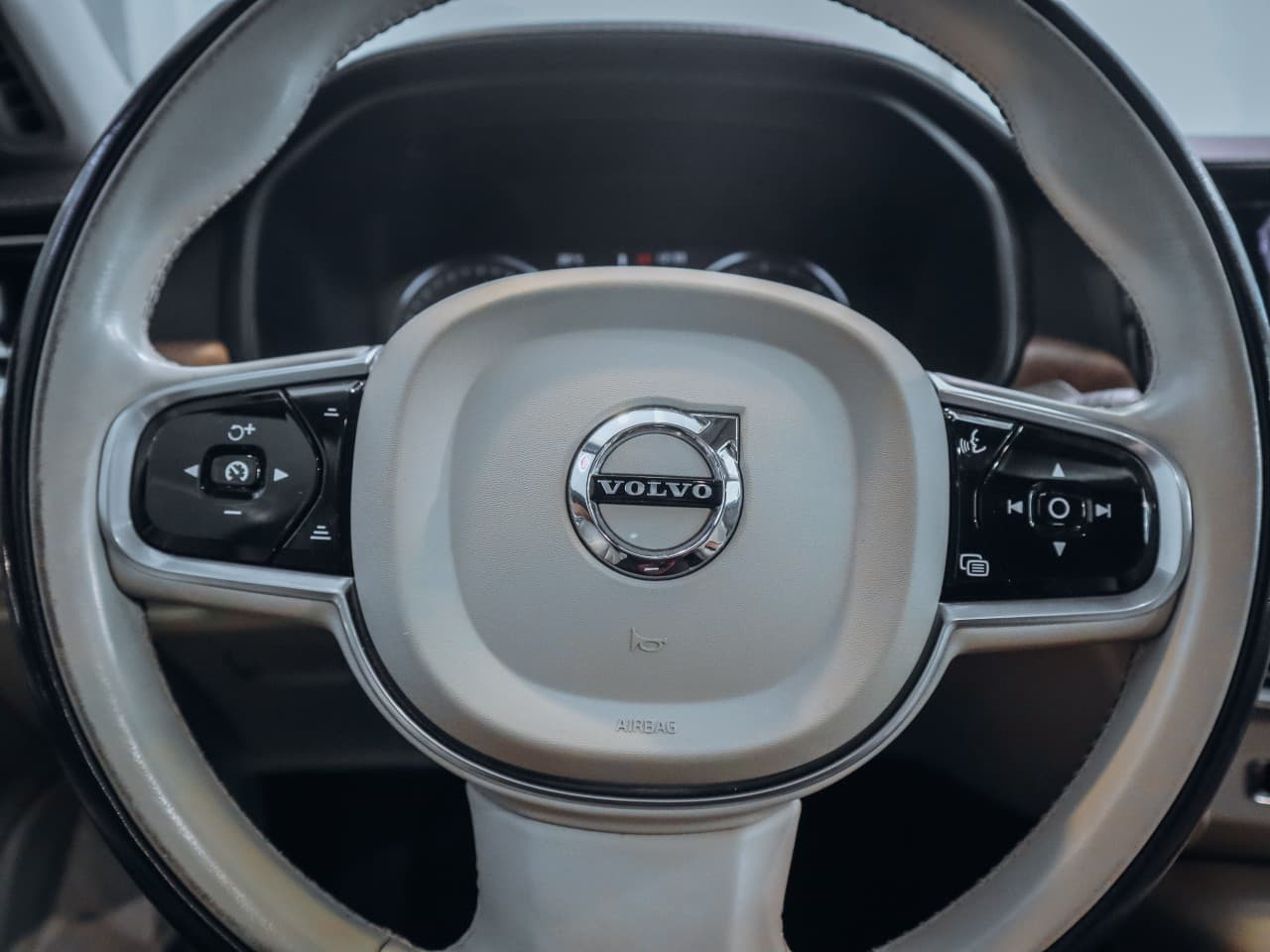 2018 Volvo S90 - 12