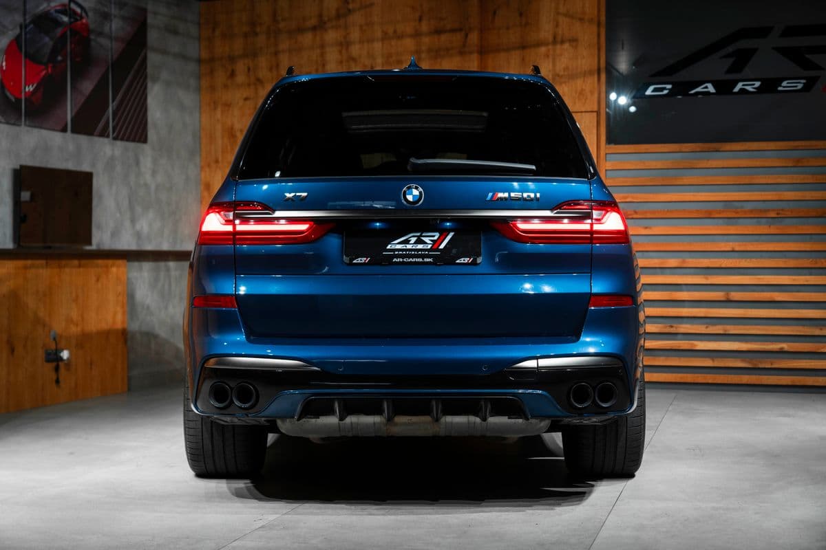 2020 BMW X7 - 7