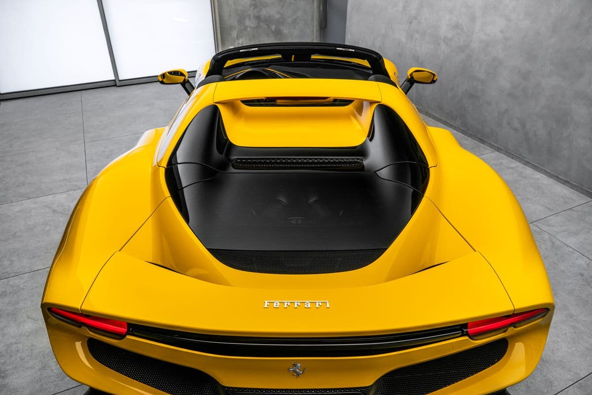 2025 Ferrari 296 - 12