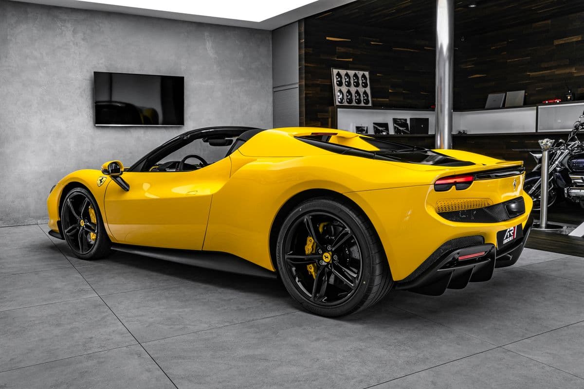 2025 Ferrari 296 - 9