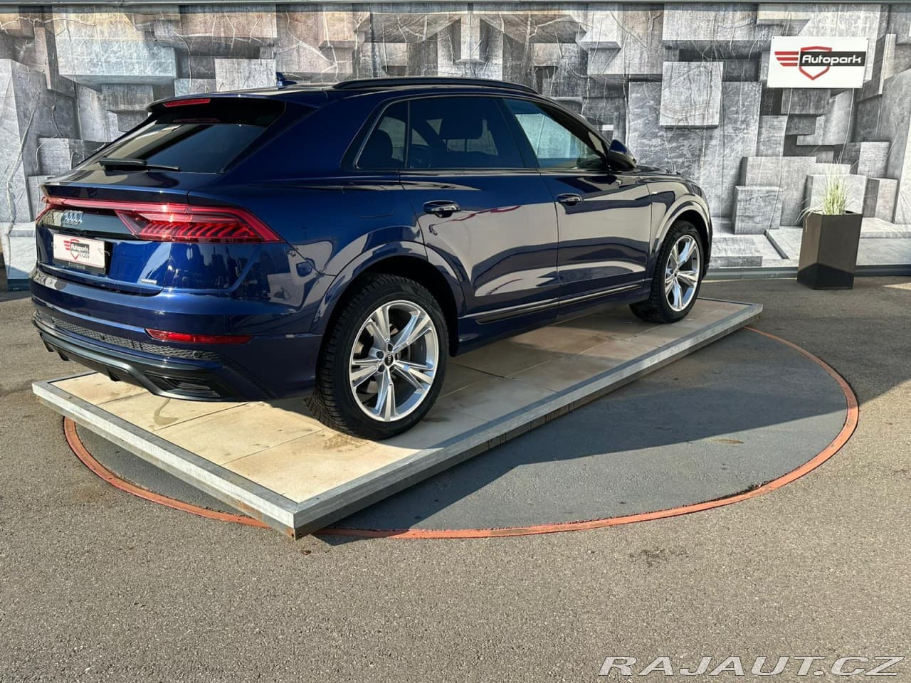 2020 Audi Q8 - 6