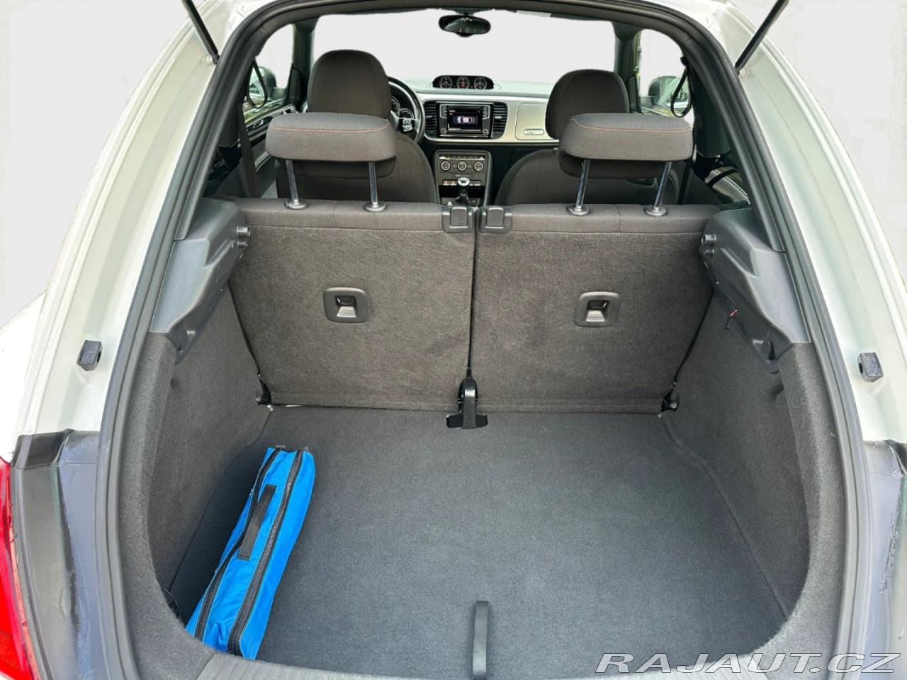 2015 Volkswagen Beetle - 10