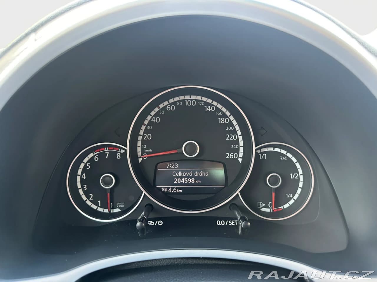 2015 Volkswagen Beetle - 13