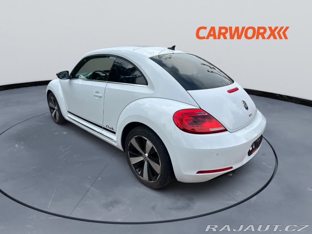 2015 Volkswagen Beetle - 5