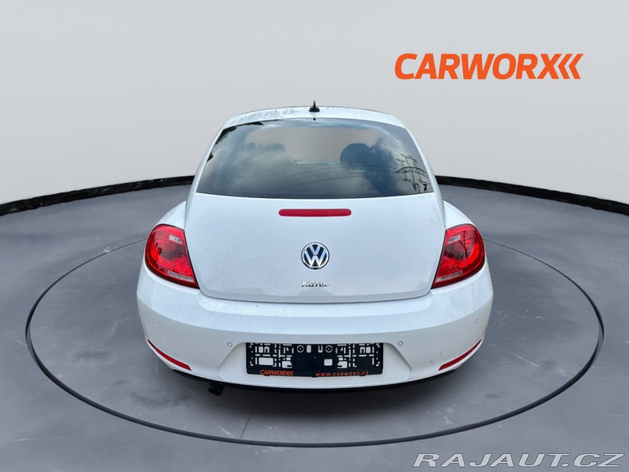 2015 Volkswagen Beetle - 6