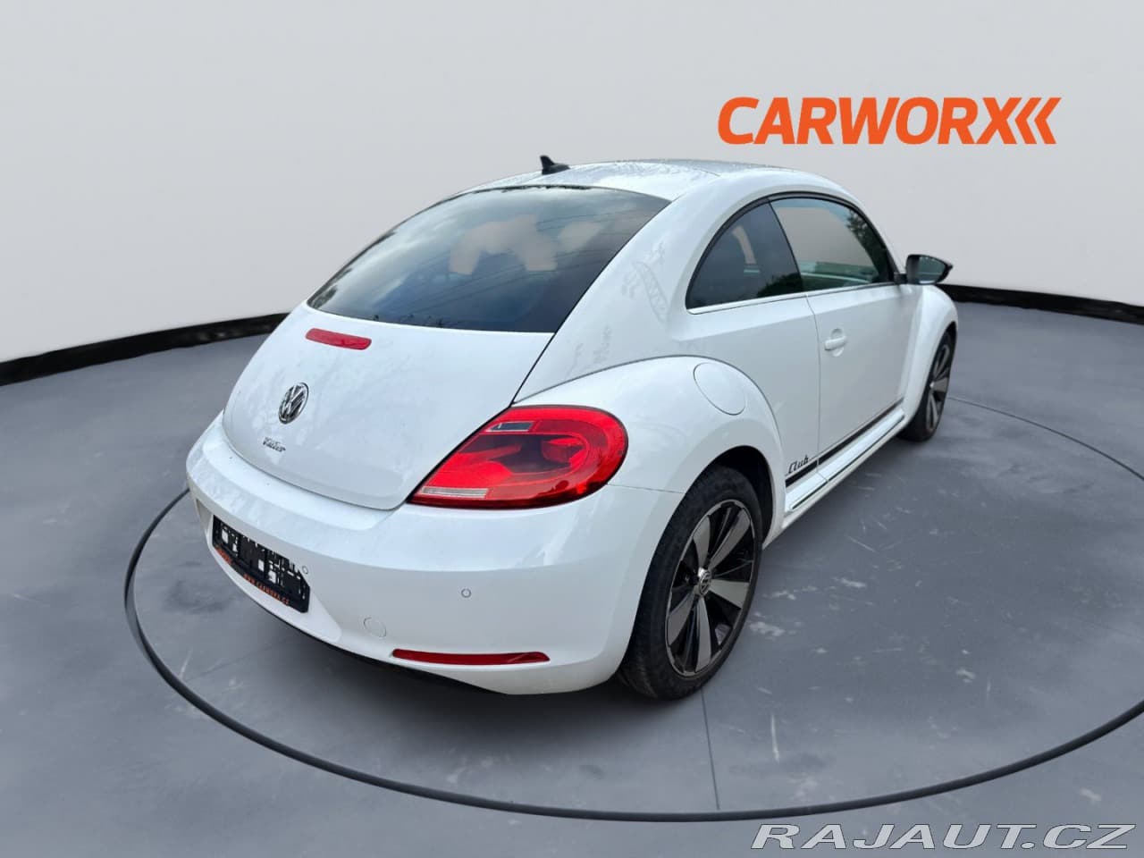 2015 Volkswagen Beetle - 7