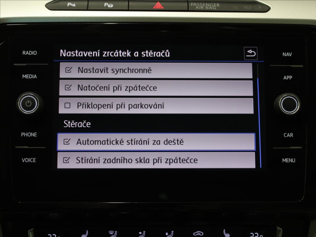 2017 Volkswagen Passat - 12