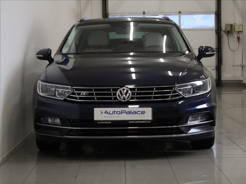 2017 Volkswagen Passat - 2