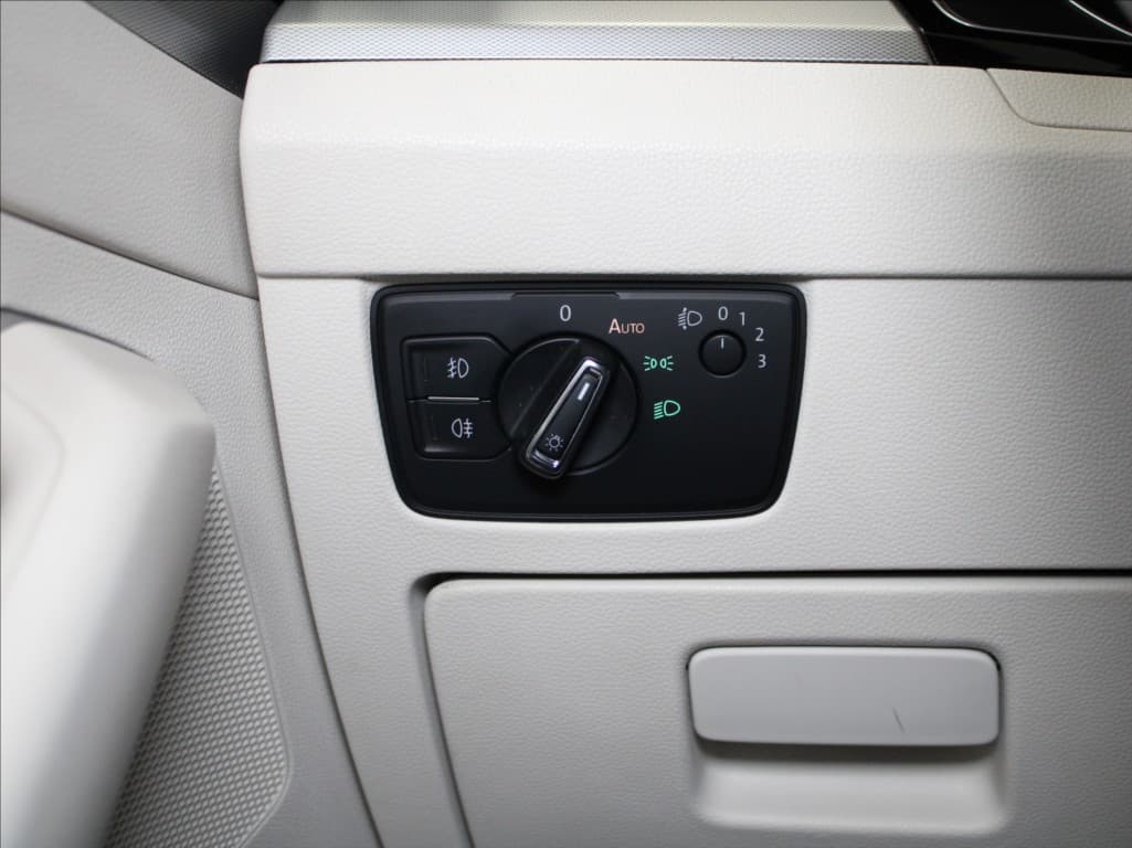 2017 Volkswagen Passat - 20