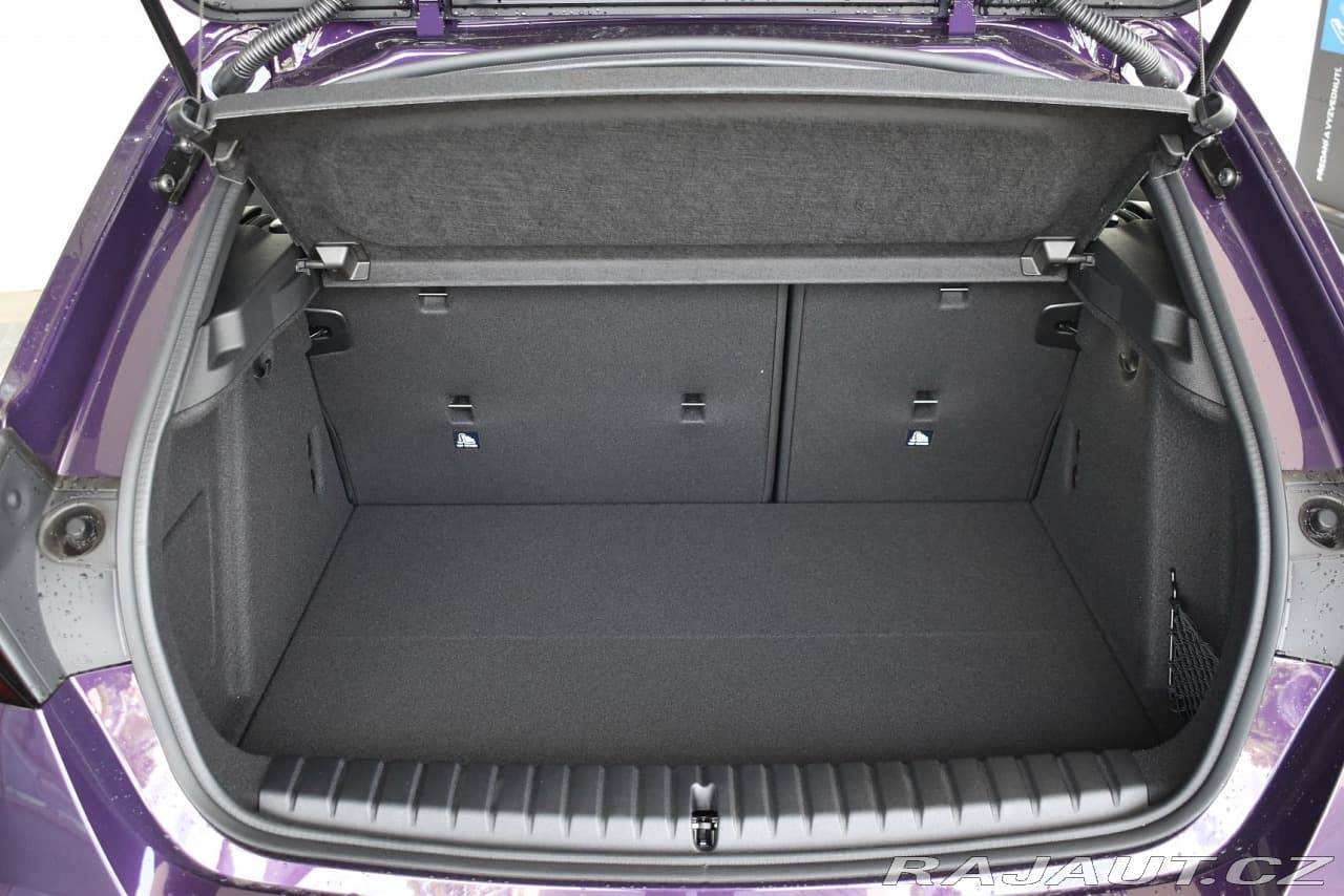 2025 BMW 1-Series - 14