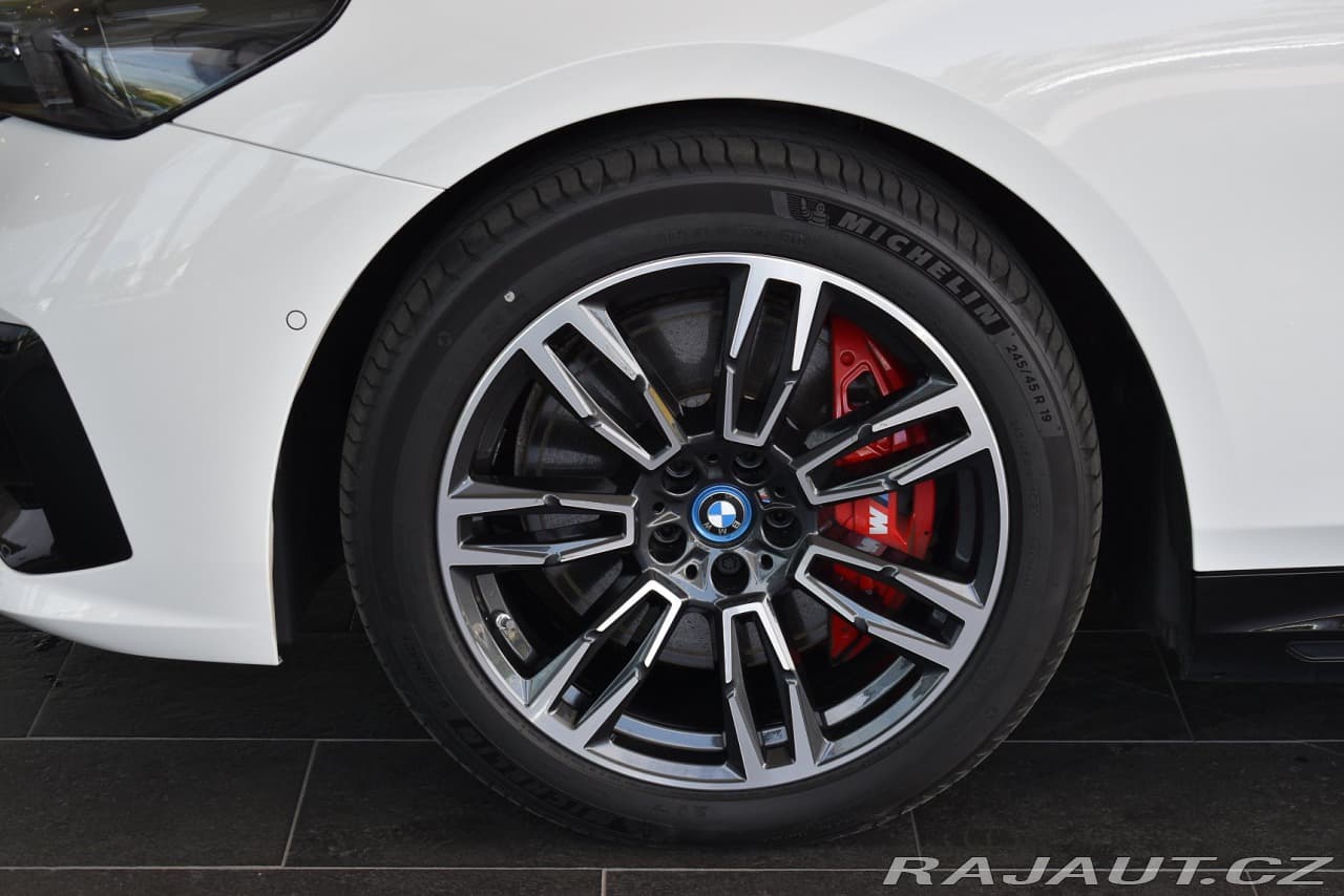 2024 BMW I5 - 4