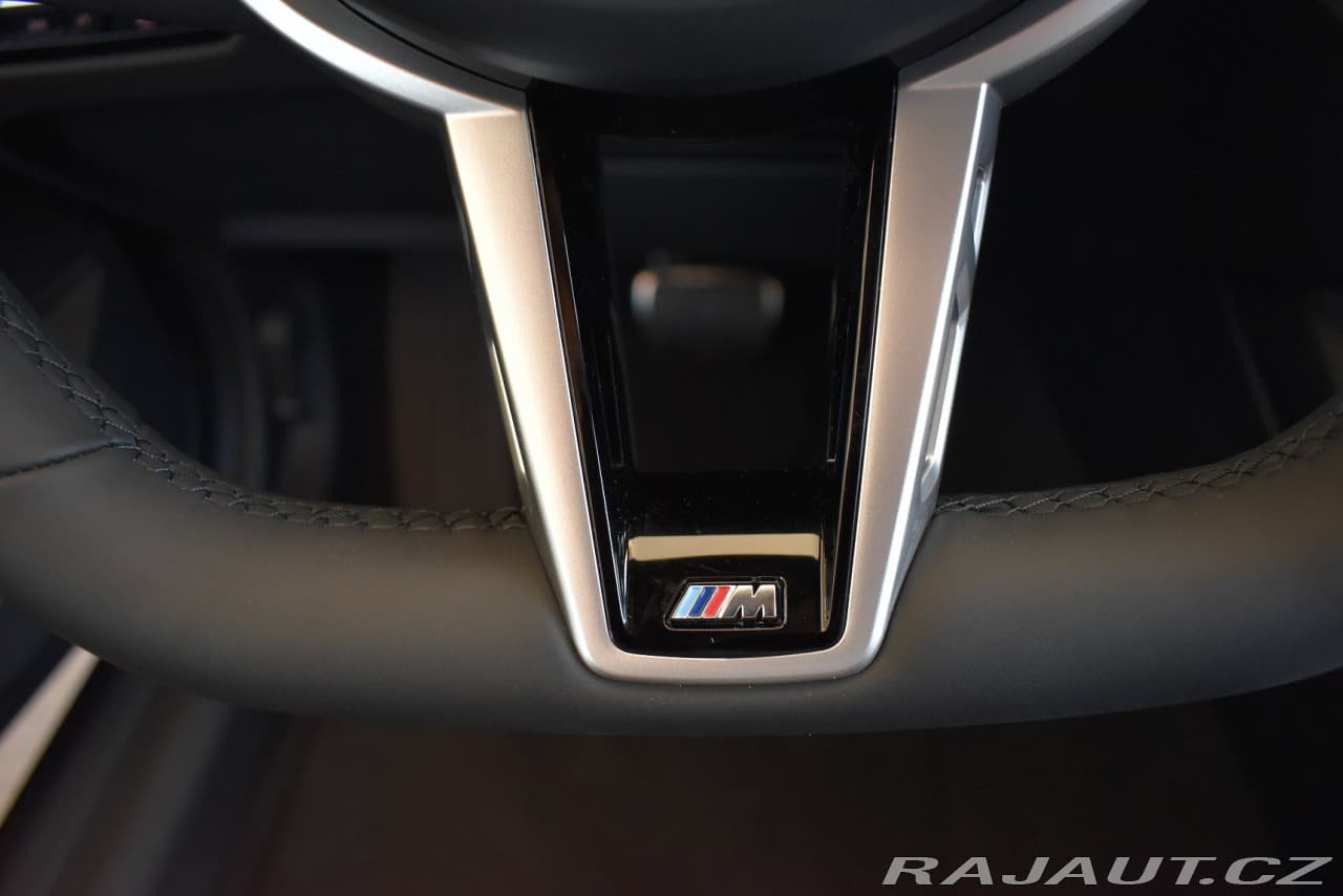 2025 BMW 3-Series - 12