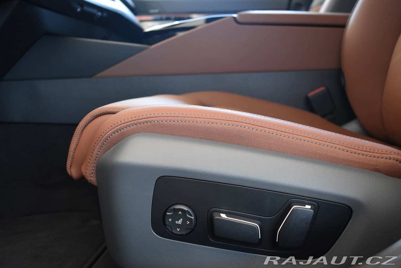 2025 BMW 5-Series - 13