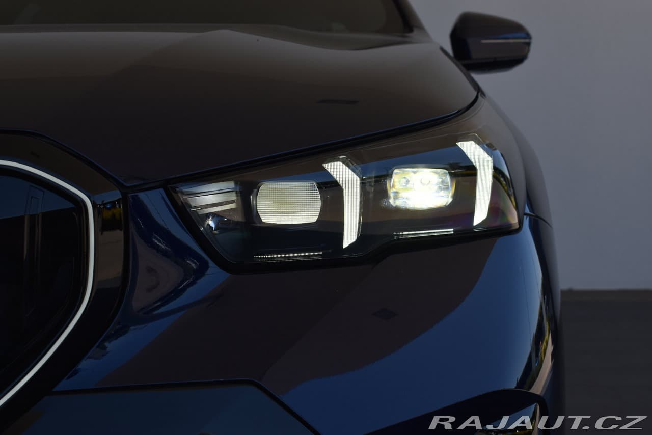 2025 BMW 5-Series - 18