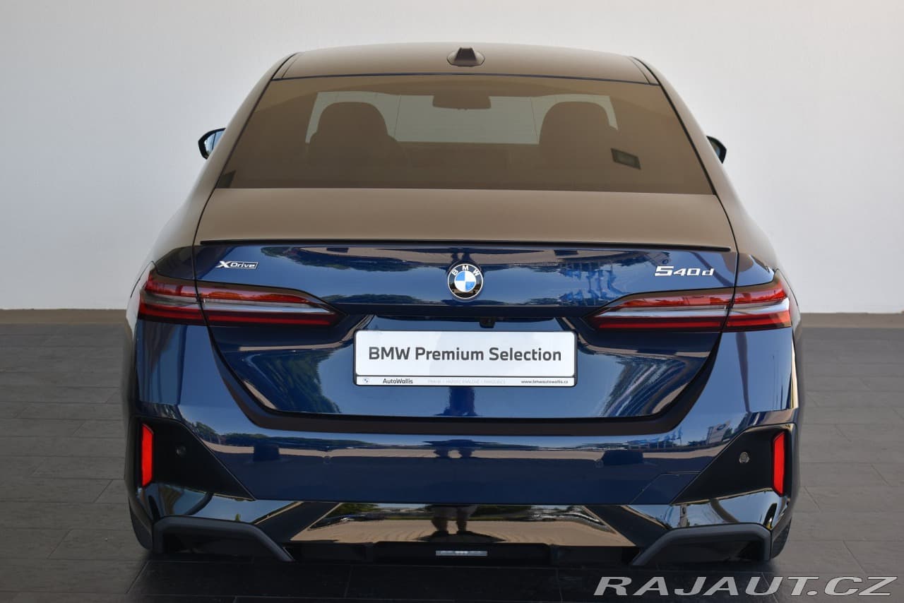 2025 BMW 5-Series - 8