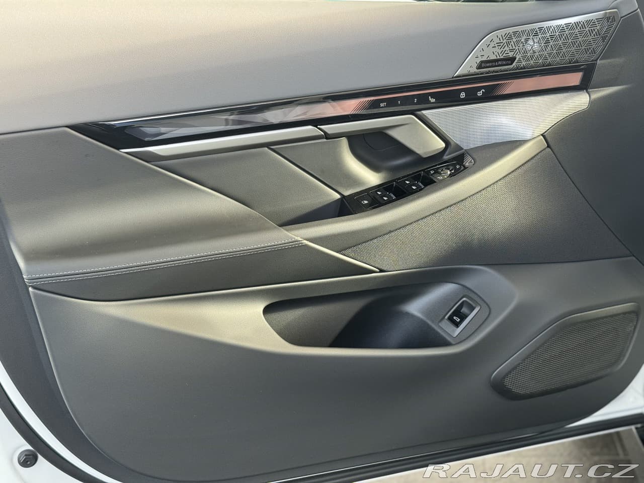 2025 BMW 5-Series - 13