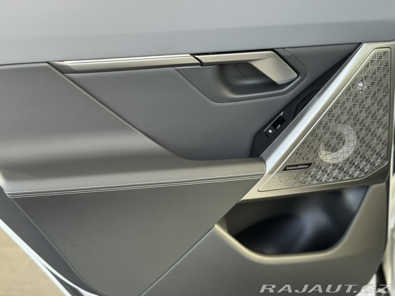 2025 BMW 5-Series - 16