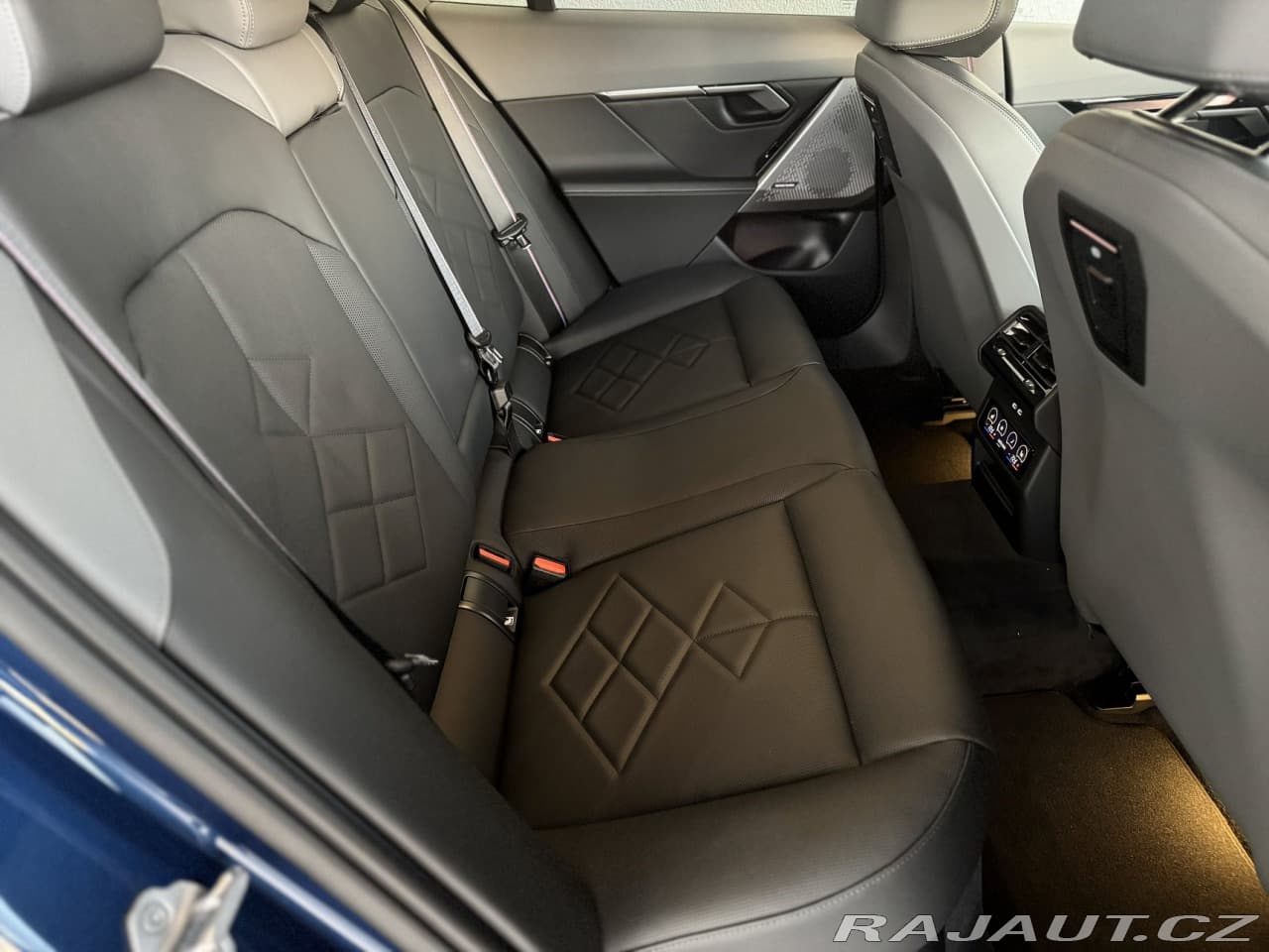 2025 BMW 5-Series - 13