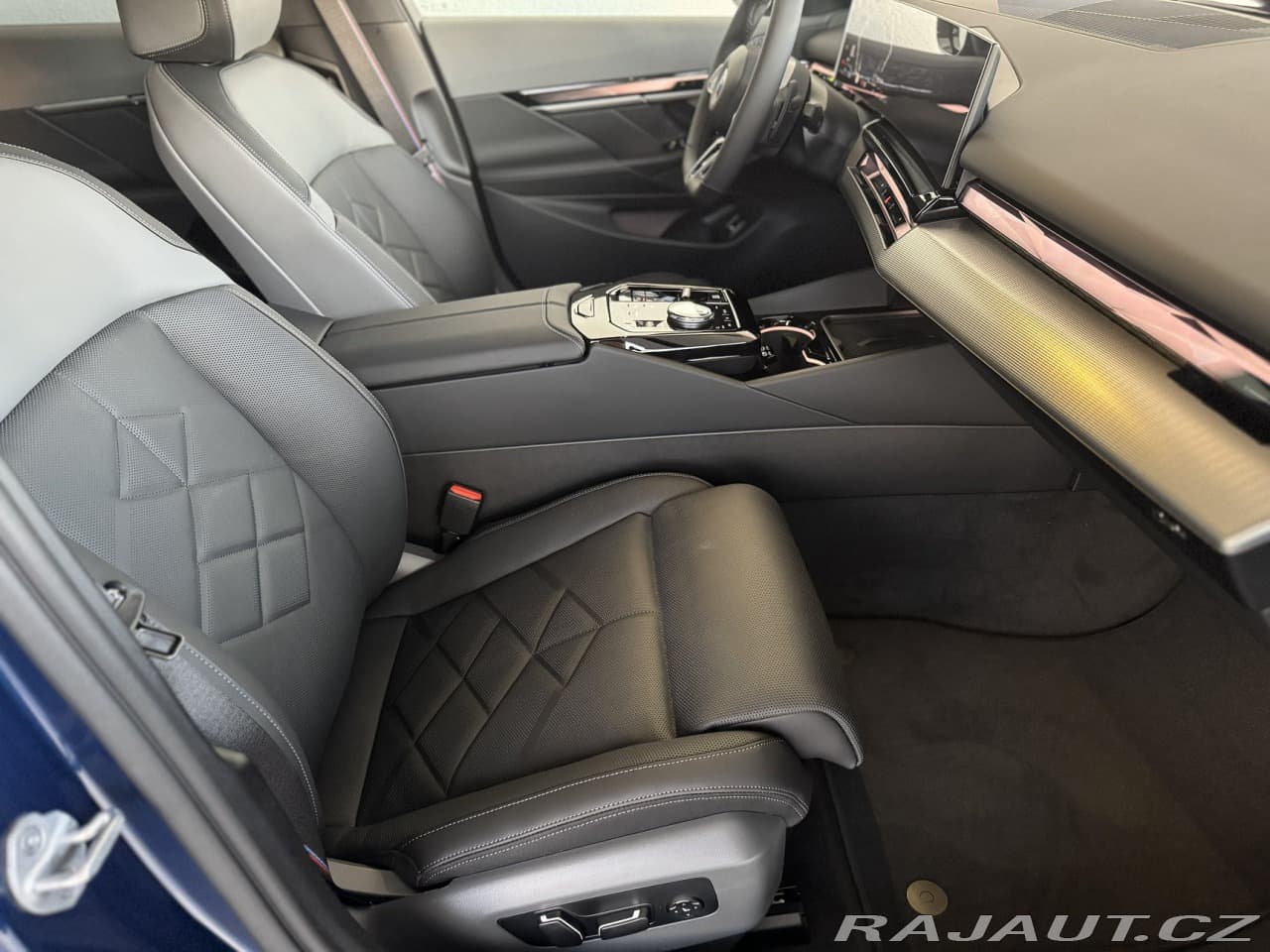 2025 BMW 5-Series - 7