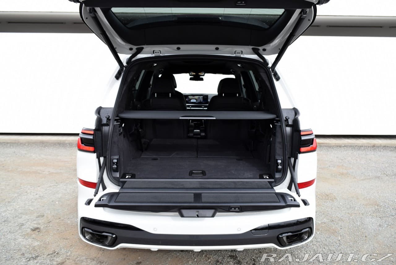 2025 BMW X7 - 18