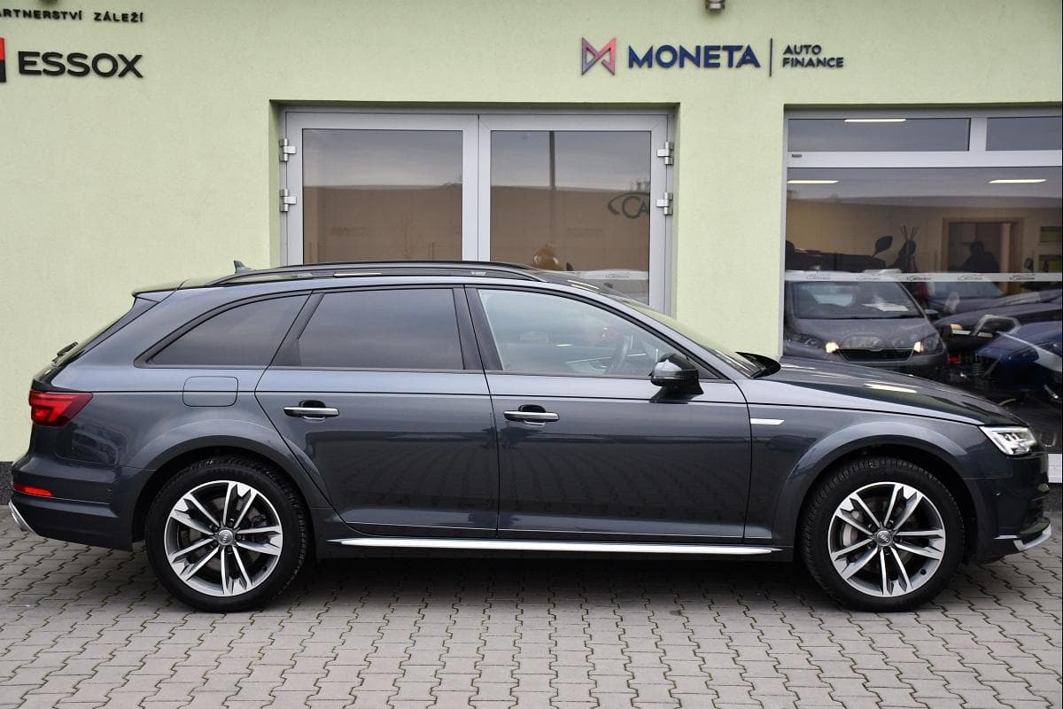 2018 Audi A4 - 12
