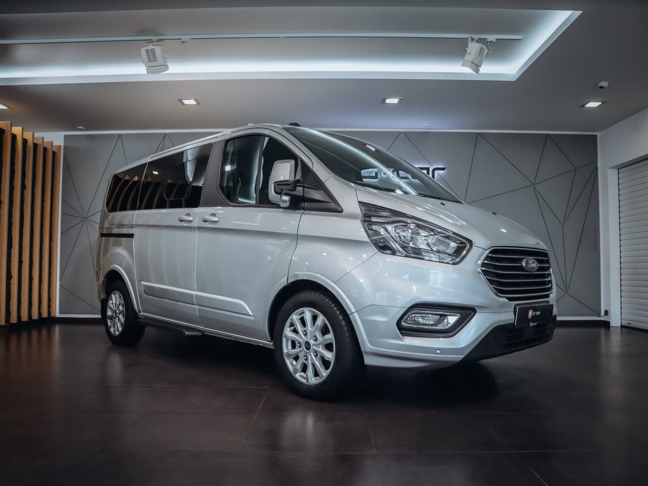 Ford Tourneo Custom 2.0 mHEV 96kW L1 Titanium