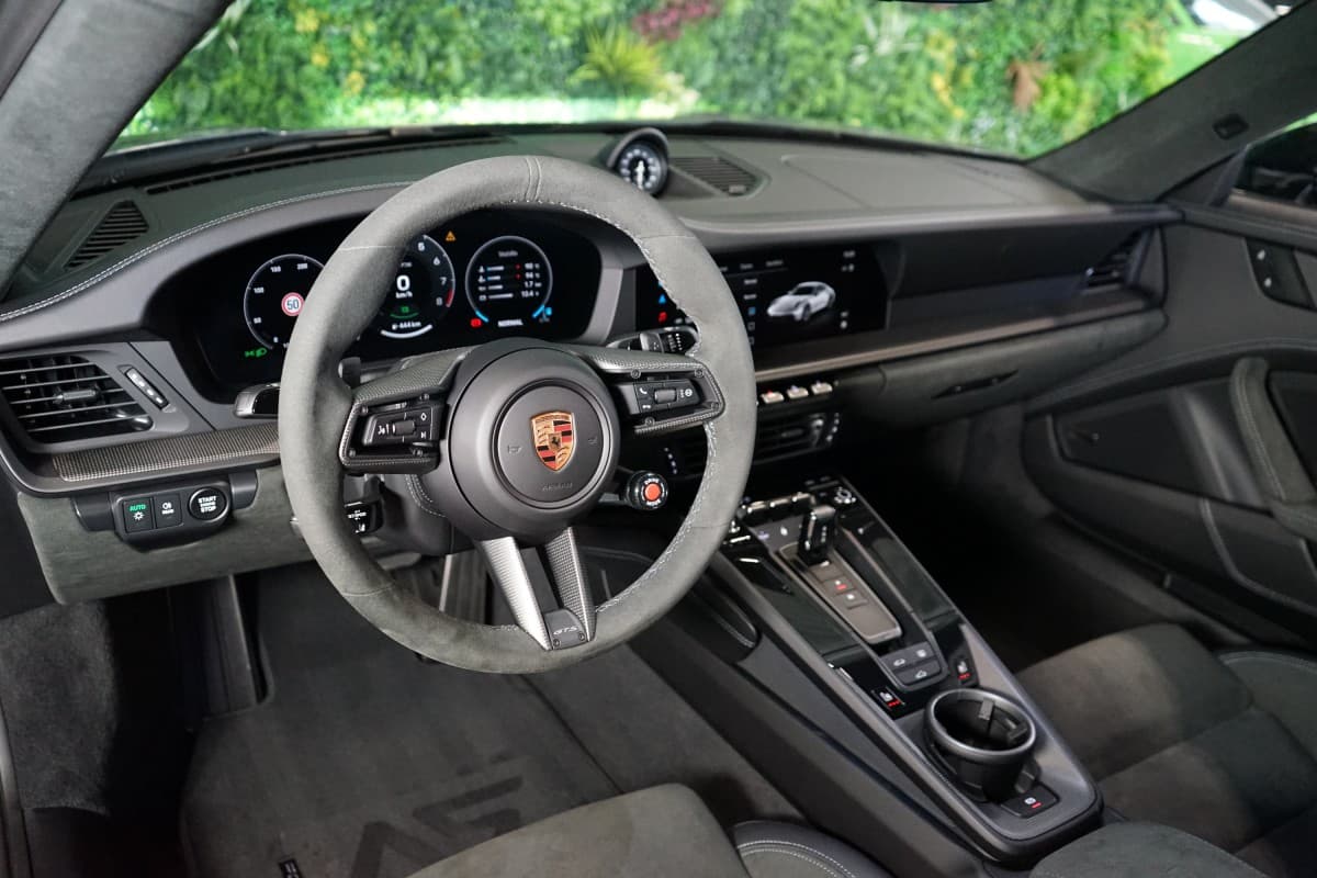 2025 Porsche 911 - 12