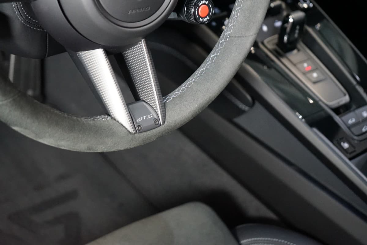 2025 Porsche 911 - 16