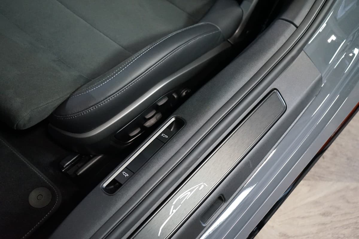 2025 Porsche 911 - 18