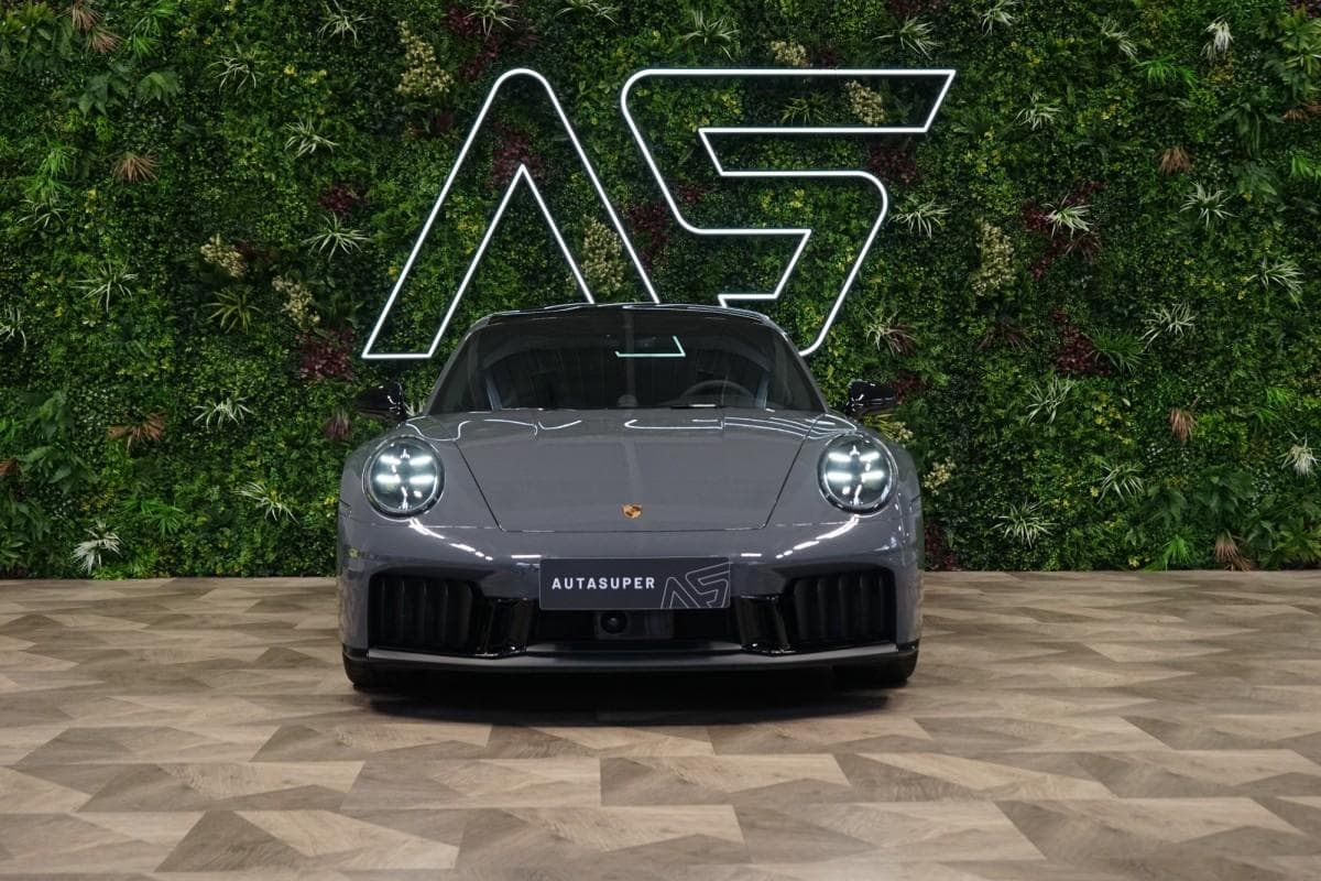 2025 Porsche 911 - 2