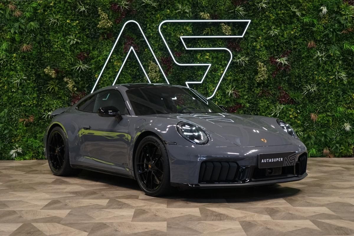 2025 Porsche 911 - 3