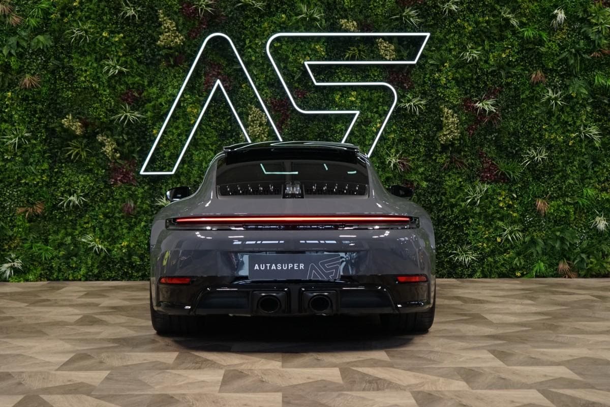 2025 Porsche 911 - 6