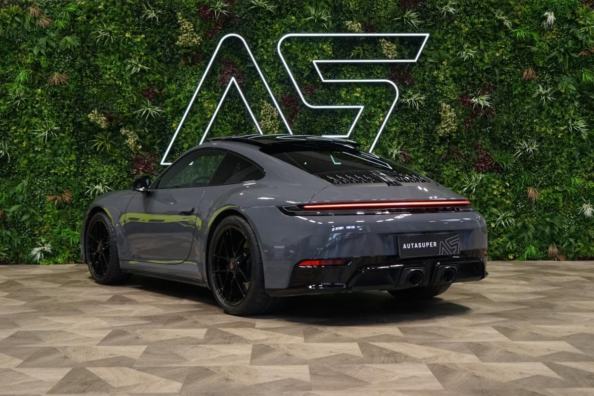 2025 Porsche 911 - 7