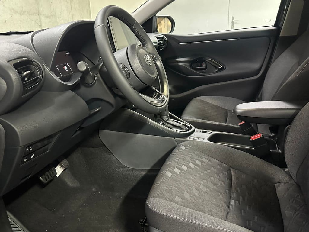 2026 Toyota Yaris - 9